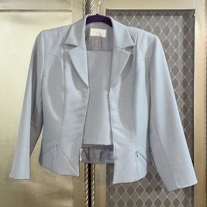 Dry, cleaned pencil skirt /jacket light gray sz 4 ( paid $20 for dry cleaning